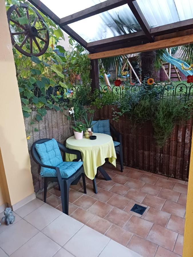Ferienwohnung Neli Am Rhein Rheinbrohl Bagian luar foto