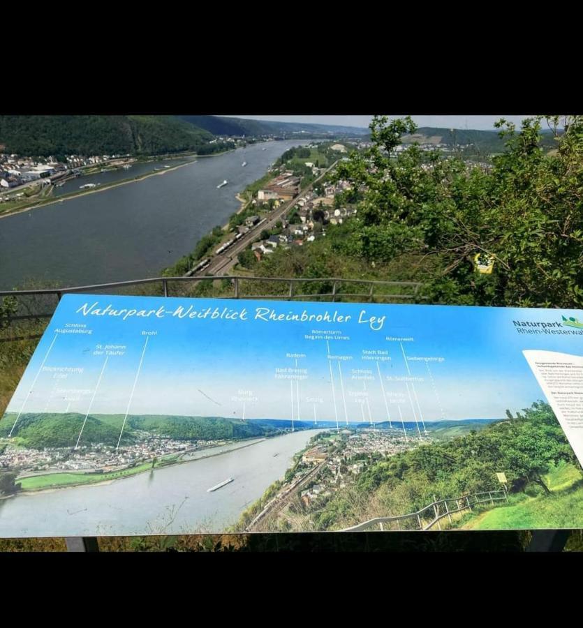Ferienwohnung Neli Am Rhein Rheinbrohl Bagian luar foto